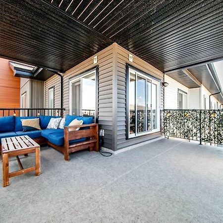 Bright Luxe Condo, Ac, Top Floor, King Bed, Balcony! Edmonton Luaran gambar